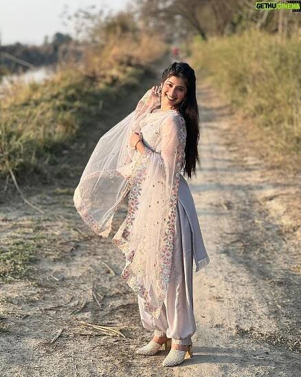 Divya Sharma Wiki, Biography, Age, Gallery, Spouse and more