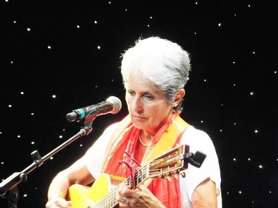 Soubor:Joan Baez 2012.jpg – Wikipedie