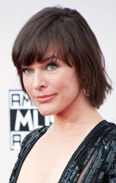 Short Hairstyles for Women: Milla Jovovich's Short Shag