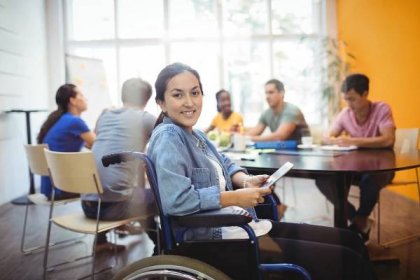Senát schválil vyšší příspěvky pro osoby se zdravotním postižením