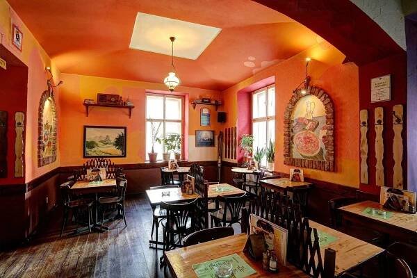 Pizzeria Einstein Rumunská Praha | Apetee