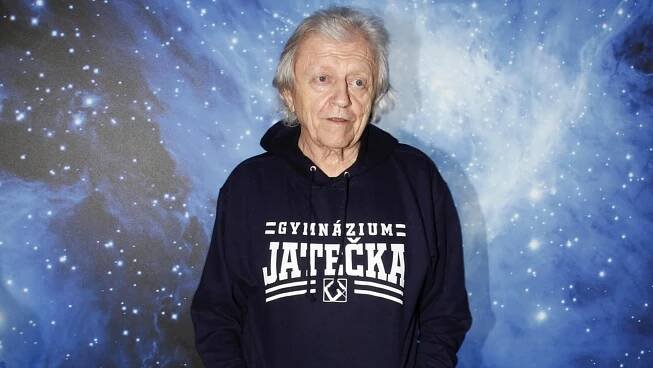 Václava Neckáře stále trápí bolest nohy. Na jevišti v blízké době nevystoupí.