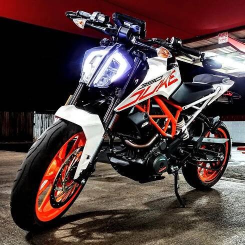 Small Bike, Big Ride: Get Out and Experience the Road With Duke 390