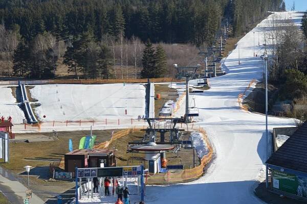 LIPNO NAD VLTAVOU: Poslední lyžování ve středu 27. března. Celodenní skipas koupíte za dvackuZa krásnější Vimperk