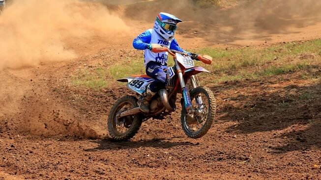Junior MX Team off to France