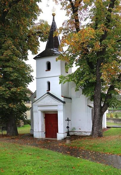 Soubor:Pelhřimov, Skrýšov, chapel.jpg – Wikipedie