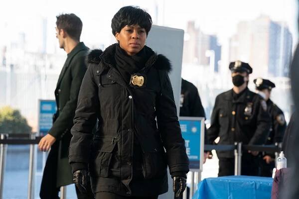 Law & Order: Organized Crime - Say Hello to My Little Friends (S01E03) (2021) | Galerie - Z epizody | ČSFD.cz