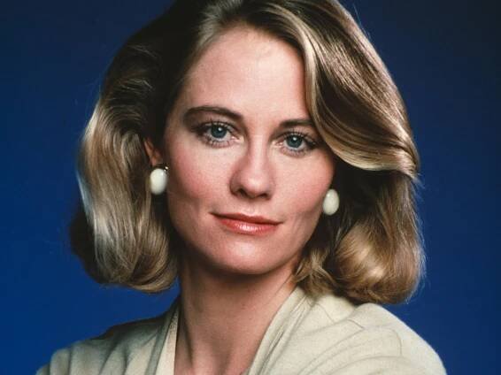 Moonlighting star Cybill Shepherd, 75, looks gorgeous in laidback look for rare Hollywood appearance