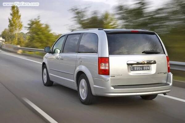 Recenze ojetiny: Chrysler Voyager (2008-2015) | Největší inzerce autobazarů - TipCars