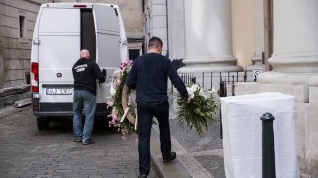 Pohřeb Anny Slováčkové (†29) navštívila plejáda hvězd. Přišel i prezident
