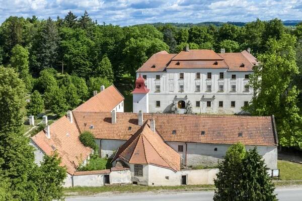 221. Budišov – Toulavá kamera – Cesty a památky