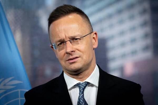Szijjártó: Neuzavreli sme žiadnu novú dohodu s Ruskom. Sú to falošné správy