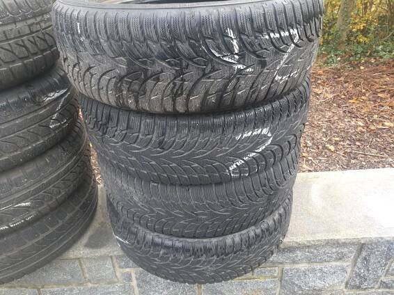 Čtyři pneumatiky Nokian 195/65 R15 - 91T M+S - na dojetí!!