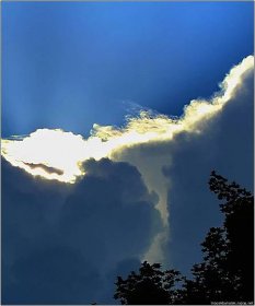 Nebe nad Vyškovem před tím, než si mraky nasadily bouřkové čepice