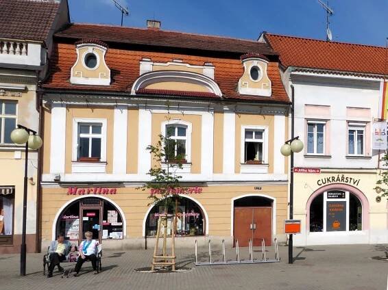 Soubor:Podebrady, nam. Jiriho 37.JPG – Wikipedie