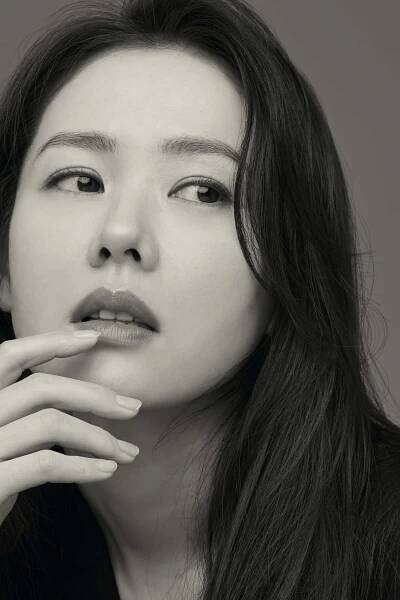Son Ye-jin (손예진) - KbizoOm