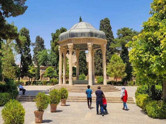 All About Shiraz - A Full Travel Guide To Iran's City Of Gardens And Poets 9