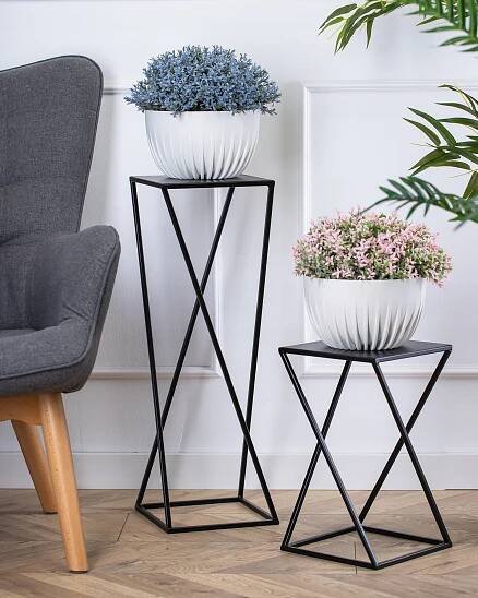Květinový stojan moderní černý stojící 70 cm Max. šířka 24 cm