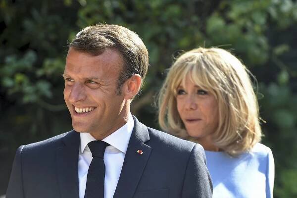 Francouzský prezident Emmanuel Macron s manželkou Brigitte.