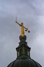 Category:Justice statue on Central Criminal Court - Wikimedia Commons