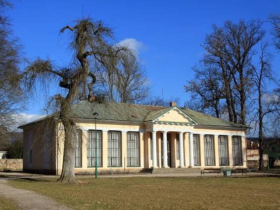 Lázně Bělohrad – Wikipedie