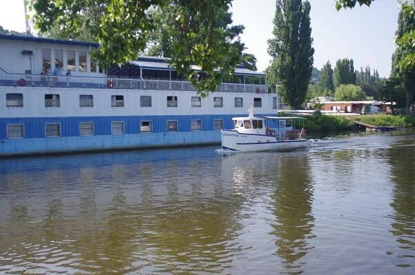 Botel Racek Praha Restaurant: Pictures & Reviews - Tripadvisor