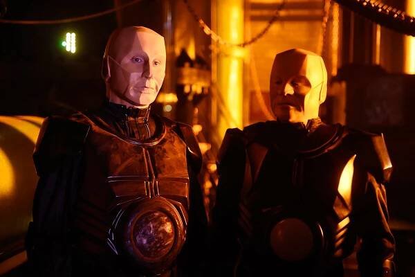 Jací hosté nás čekají ve dvanácté sezóně? | Red Dwarf (Červený trpaslík) | Novinky, zajímavosti a tipy ze světa seriálů