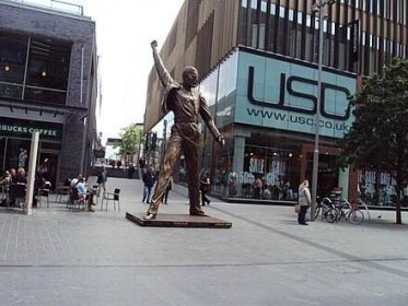 Category:Freddie Mercury statue, Liverpool - Wikimedia Commons