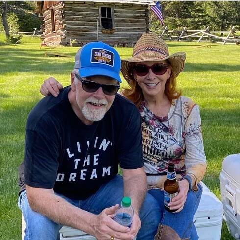 Reba McEntire’s Boyfriend Rex Linn Could Be Her Forever Love! See the Couple’s Cutest Photos