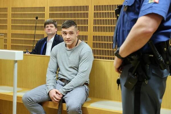 "Pán Řep" u soudu! Zápasník MMA Růžička (27) vyhrožoval dívkám a oloupil těhotnou?! Kolik si odsedí?
