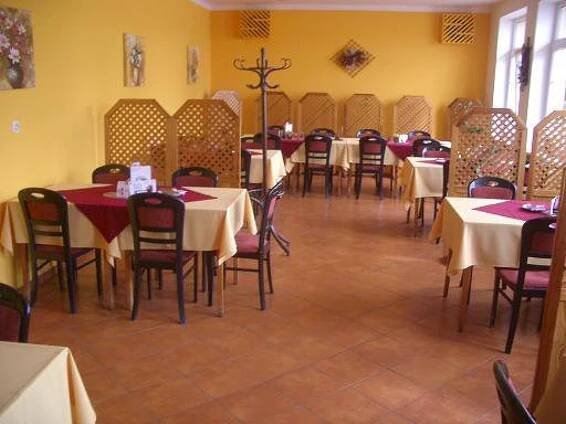 Zámecká restaurace Úsov | Apetee