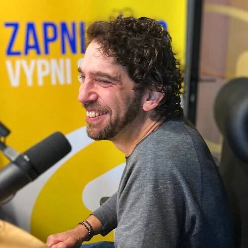 Jindra Polák: Už na prvním koncertě jsme věděli, že se mezi námi děje něco speciálního | Host Frekvence 1
