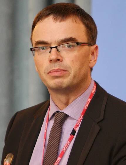 Soubor:Sven Mikser 2014.jpg – Wikipedie