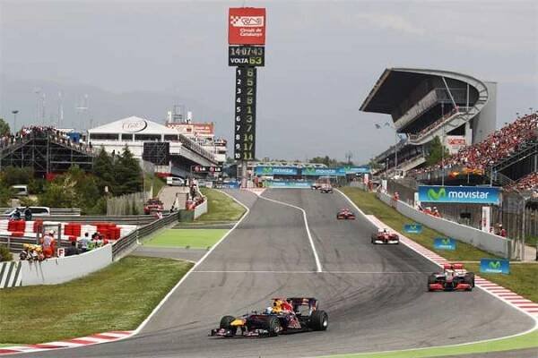 Vettel před Hamiltonem a dalšími, 2010 Foto: Getty Images