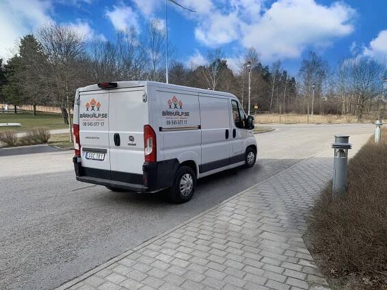 Vi erbjuder - Bärhjälp Stockholm - Allt inom bärhjälp - Vi gör det åt er! Bärhjälp - Flytthjälp - Montering - Bemanning