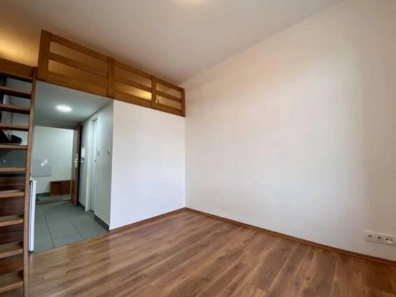 Pronájem bytu 1+kk 20 m2, Praha 9, Vysočany