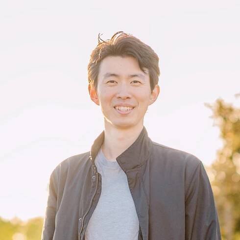 Charlie Feng Headshot