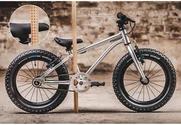 EARLY RIDER SEEKER 16 Detský bicykel BRUSHED ALUMINIUM