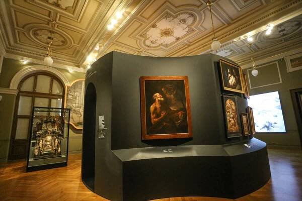 PODÍVEJTE SE: Nový pohled na historii. Národní muzeum otevřelo výstavu Dějiny
