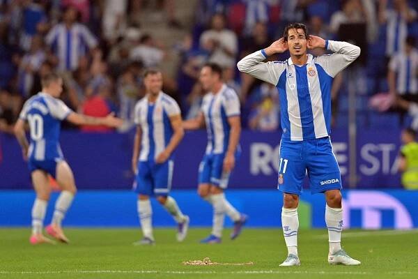 Překvapení prvního kola se zrodilo na hřišti Espanyolu, Atlético vyhořelo v závěru