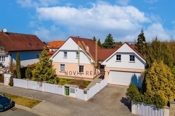 Prodej, rodinný dům, 211 m⊃2;, ul. Nerudova, Přeštice | Novis Reality