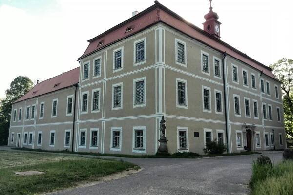 Zámek Višňové