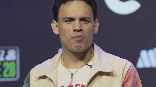ICE Arrests Famed Boxer Julio Cesar Chavez Jr., Accusing Him of Ties to Sinaloa Cartel