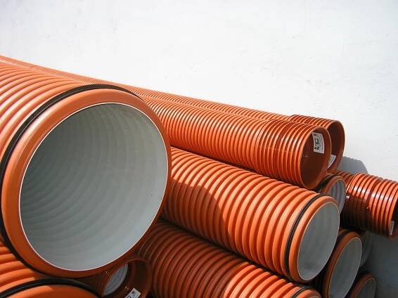 Trubka z vlnité PVC: standardy dle GOST, varianty se sondami velikosti 16 a 20, 25 a 32 mm, elektrické výrobky s brouskem