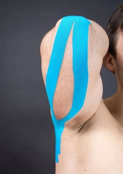 Jak tejpovat triceps: krok 4.