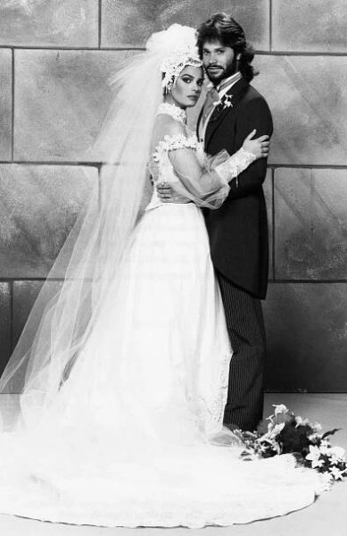 "Hope Williams and Bo Brady 1st Wedding" -- Pictured: (l-r) Kristian Alfonso as Hope Williams, Peter Reckell as Bo Brady