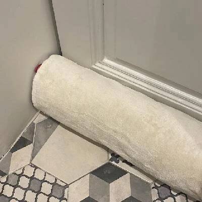 Dveřní a okenní ochrana proti průvanu Mikroplyš - Béžová (Délka válce 100 cm)