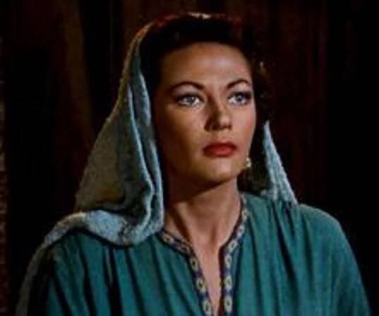 Yvonne De Carlo Biography - Facts, Childhood, Family Life & Achievements