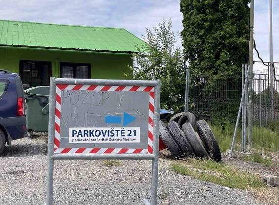 Parkování u letiště Leoše Janáčka Ostrava: kde je to možné a kolik stojí?