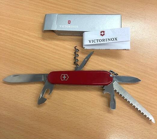 Victorinox Camper - červený
